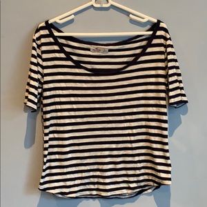 scoop neck striped hollister summer top 💙🤍🌟